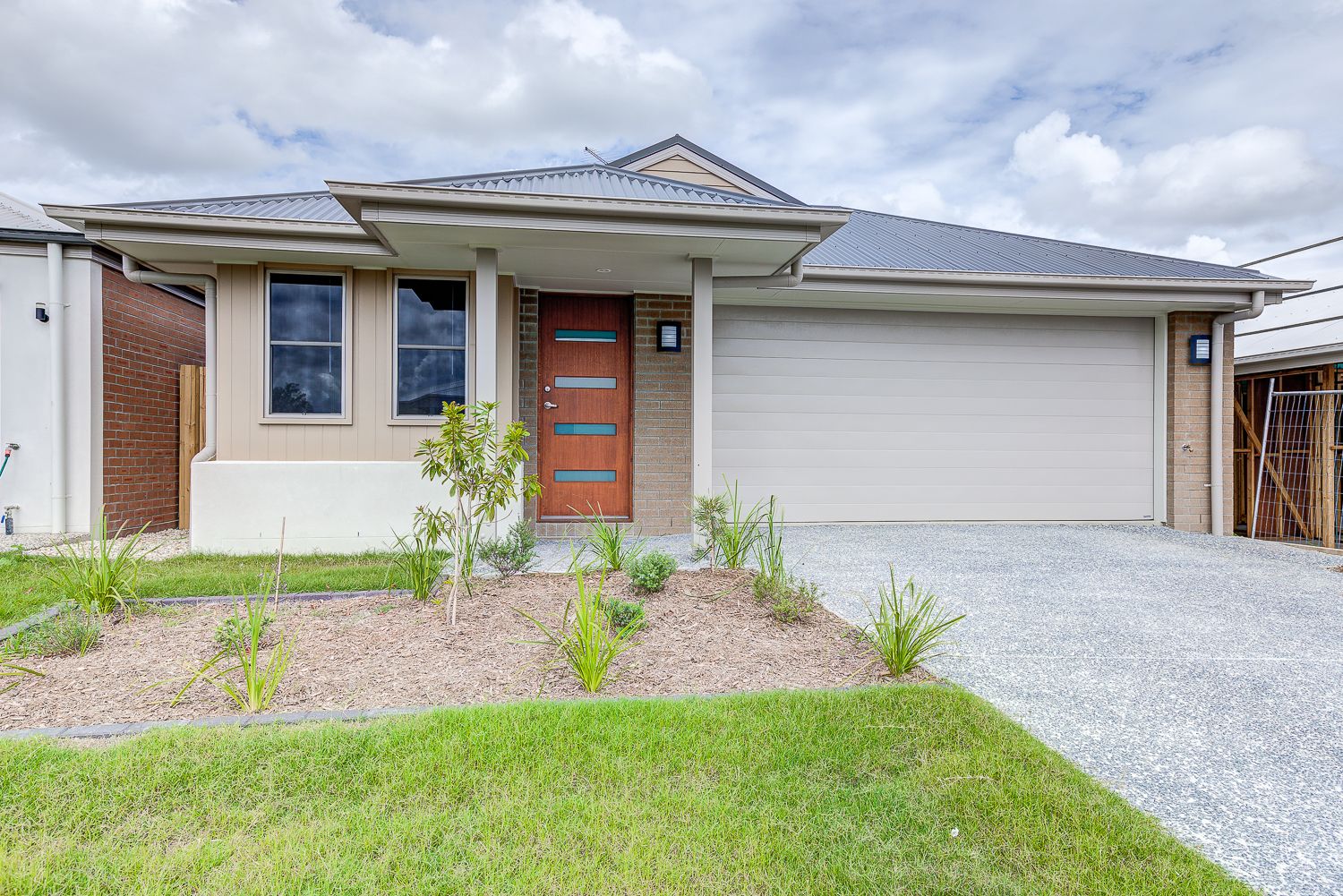 4 bedrooms House in 5 Selwyn Avenue PARK RIDGE QLD, 4125