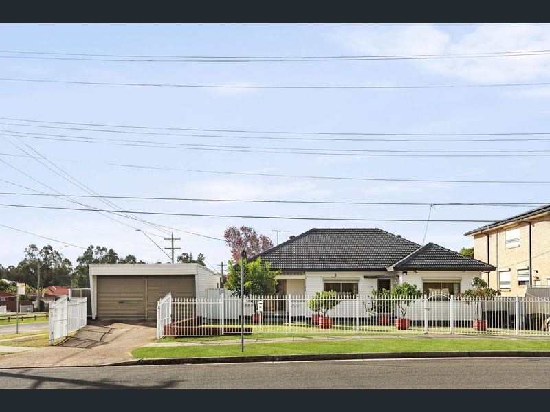 4 bedrooms House in 47 Ferngrove Road CANLEY HEIGHTS NSW, 2166
