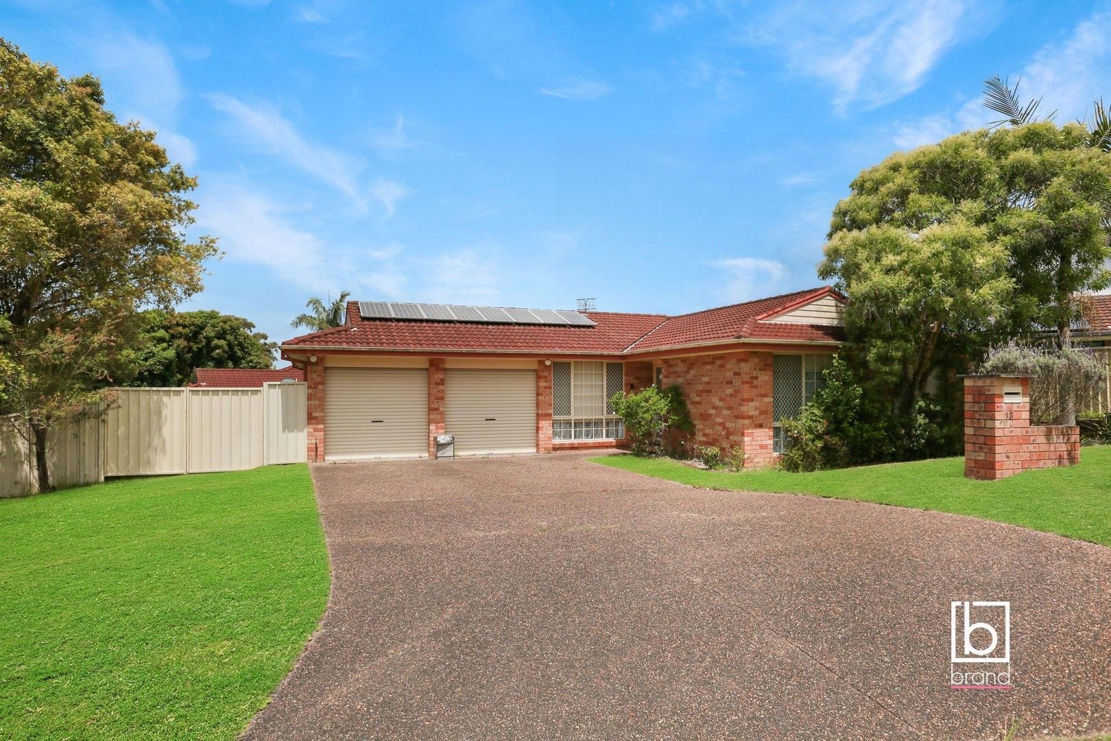 4 bedrooms House in 13 Kirrajong Place SAN REMO NSW, 2262