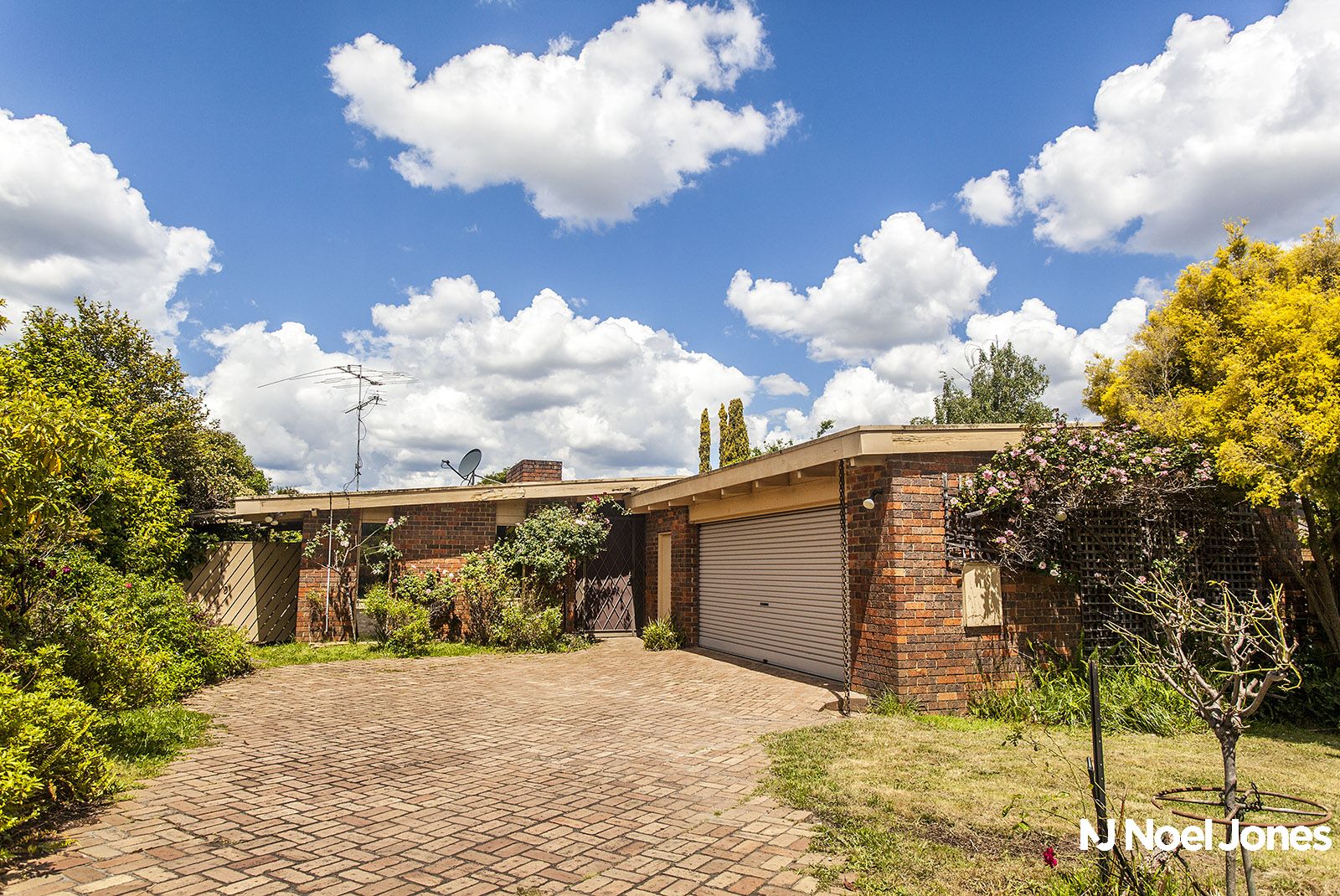 4 bedrooms House in 8 Denham Court TEMPLESTOWE VIC, 3106