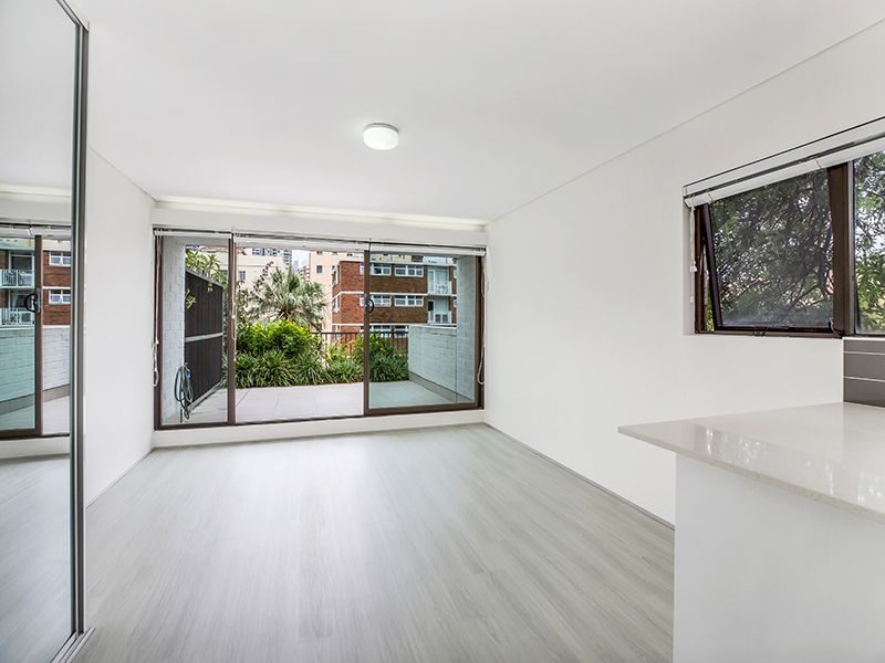 1 bedrooms Apartment / Unit / Flat in B54/100 Elizabeth Bay Road ELIZABETH BAY NSW, 2011