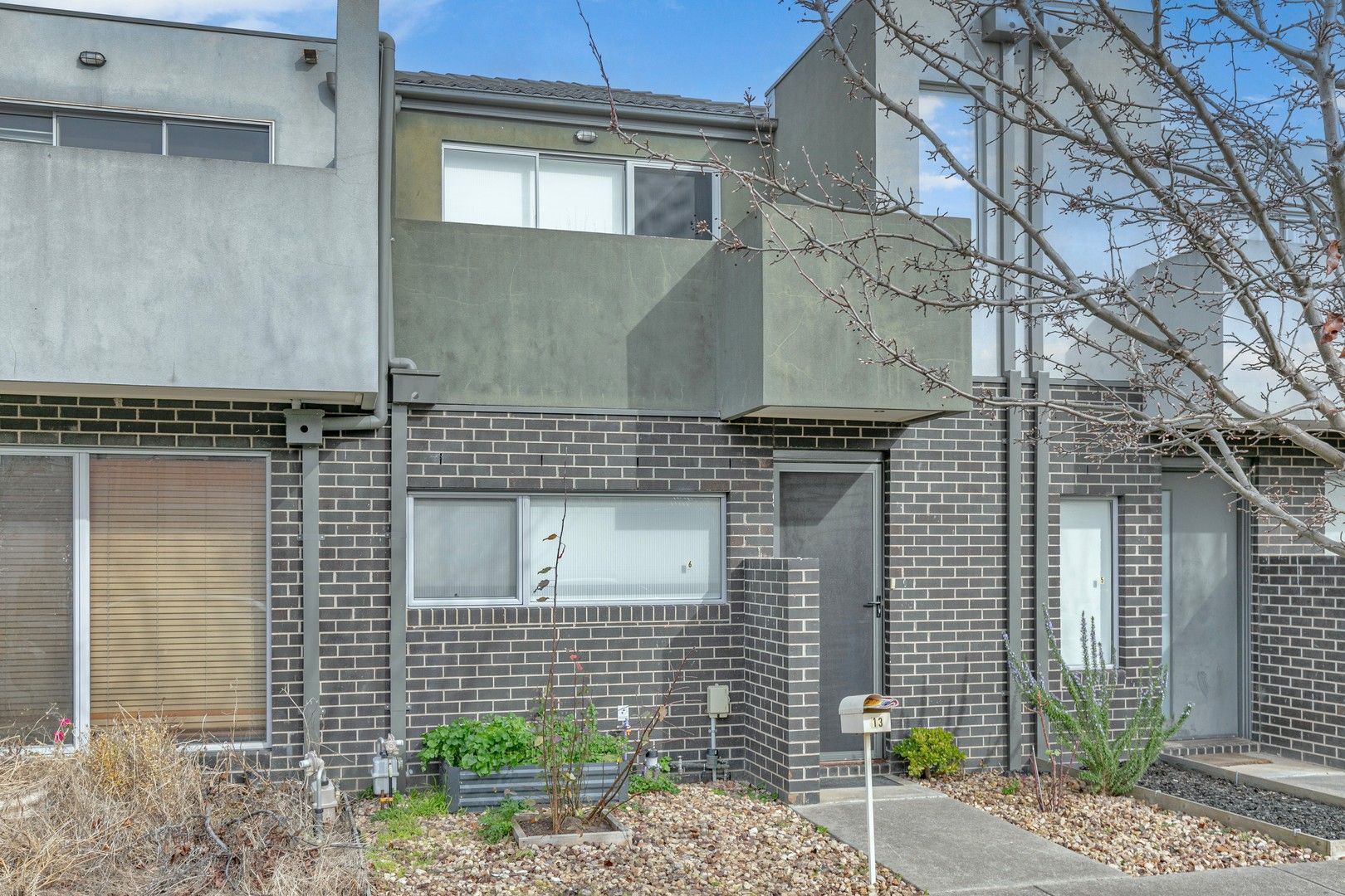 2 bedrooms House in 13 Grattan Cove CRAIGIEBURN VIC, 3064