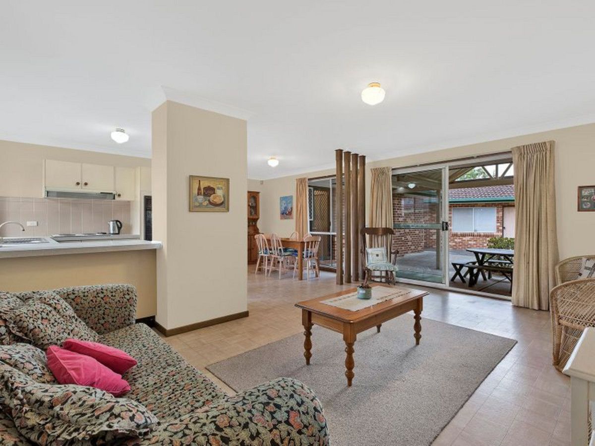 4 Kaystone Close, Bateau Bay NSW 2261, Image 2