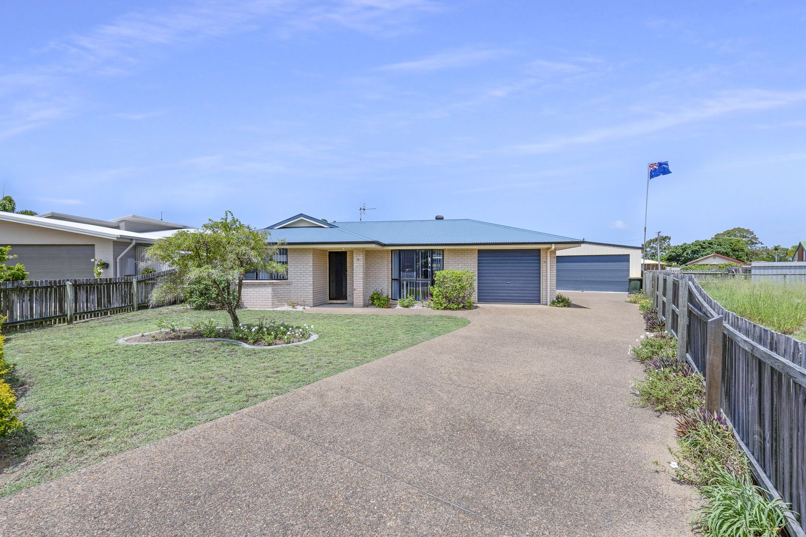 6 Willow Ct, Moore Park Beach QLD 4670, Image 2
