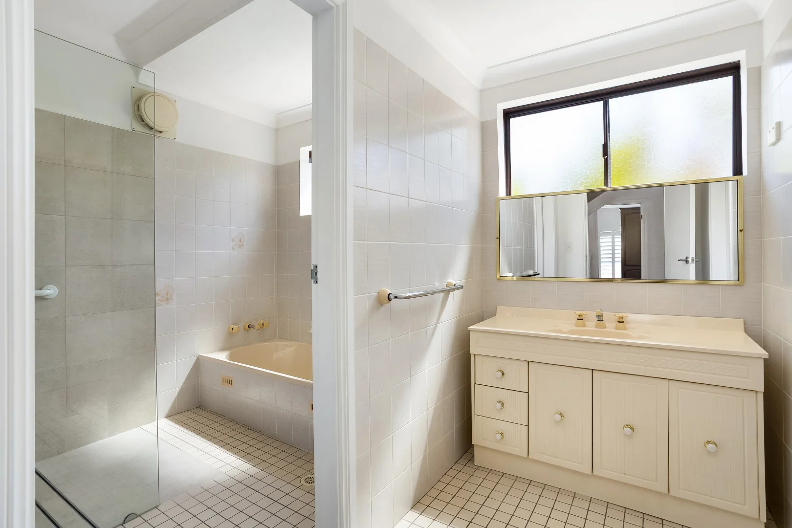 Additional image 6 of 10 St Marks Crescent, Figtree NSW 2525