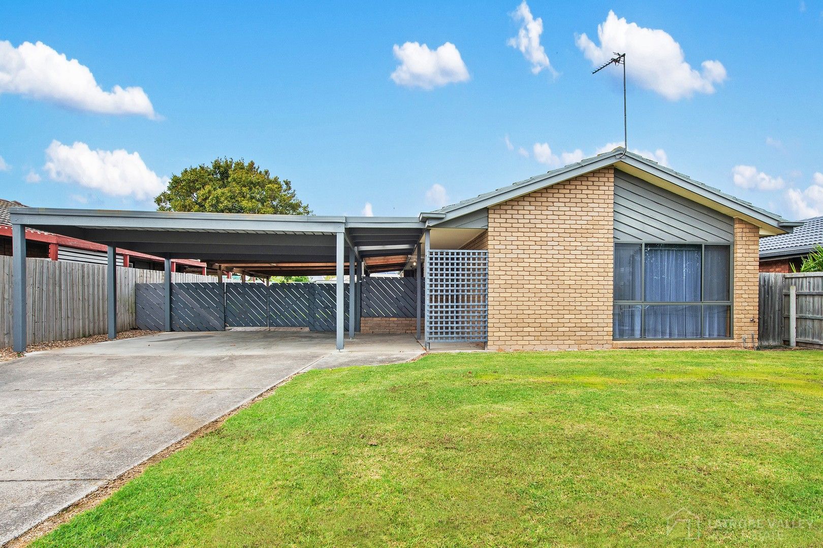 3 bedrooms House in 11 Bellbird Way TRARALGON VIC, 3844