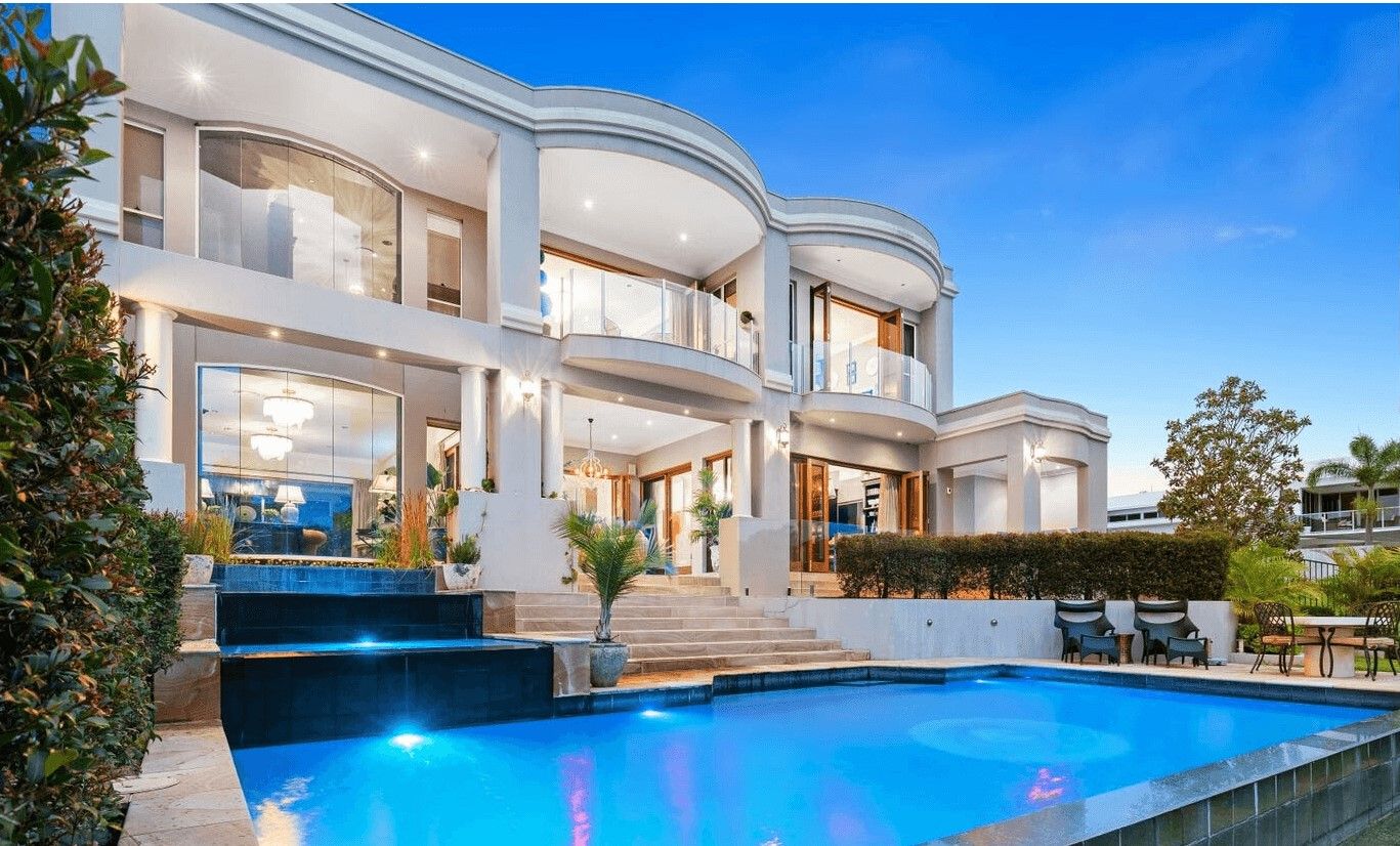 5 bedrooms House in 2510 Cressbrook Drive HOPE ISLAND QLD, 4212