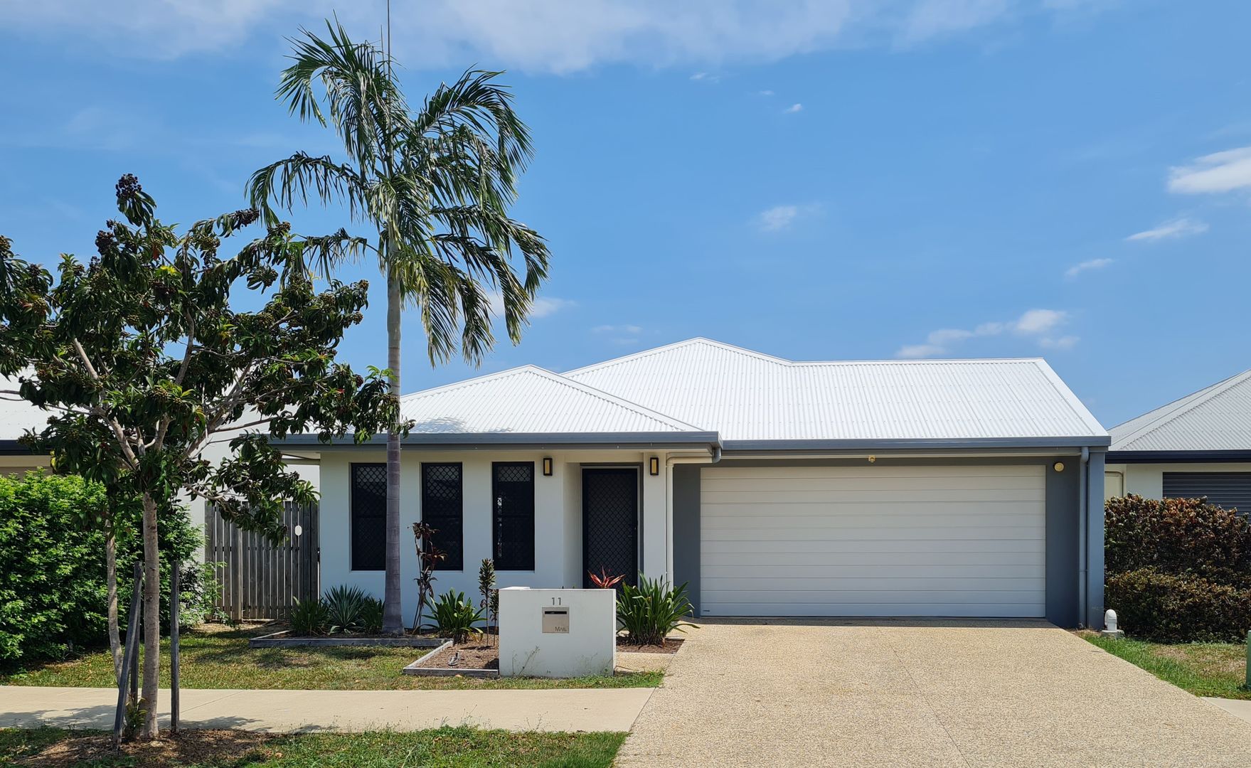 11 Thornborough Circuit, Smithfield Property History & Address