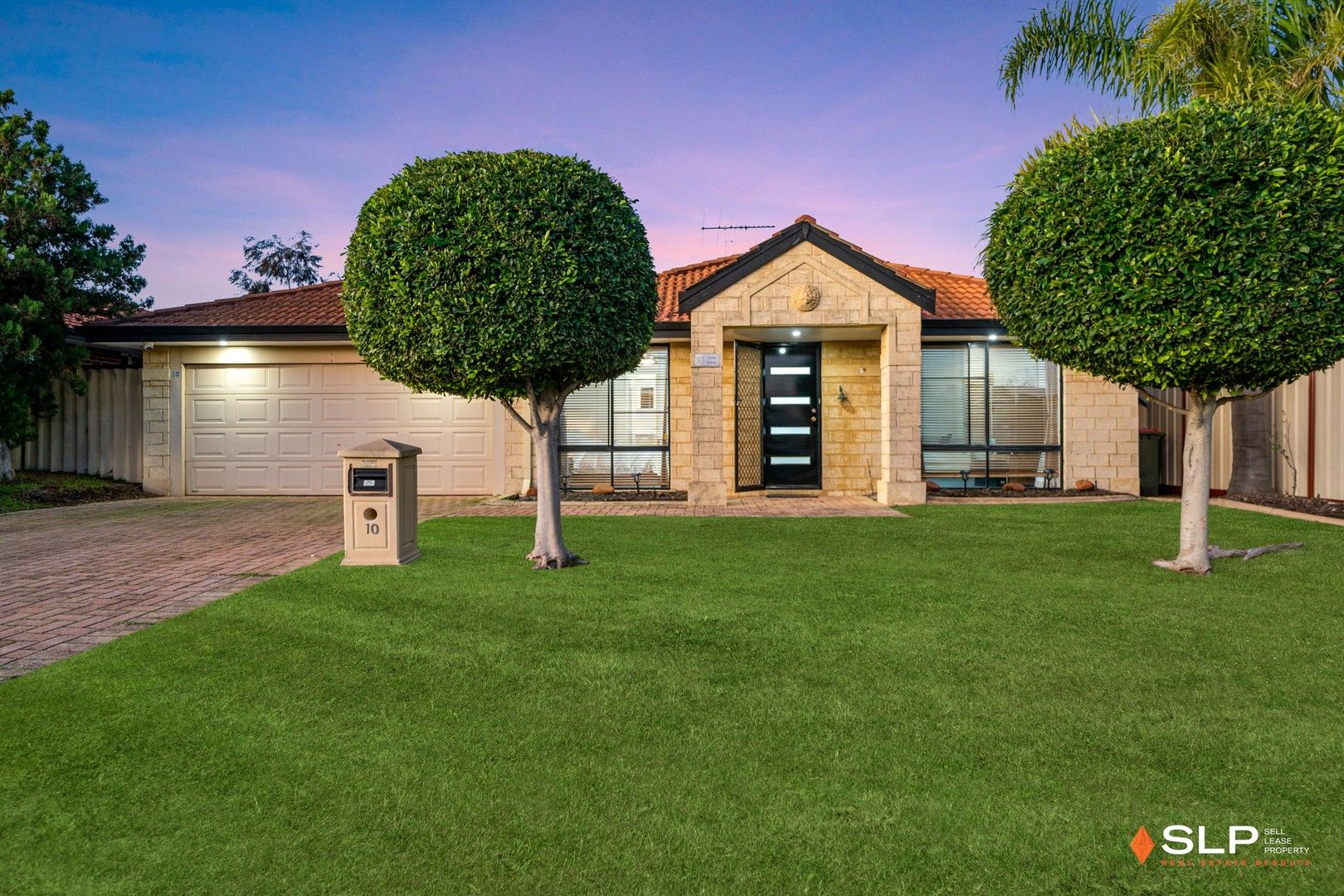4 bedrooms House in 10 Tahlee Retreat CARRAMAR WA, 6031