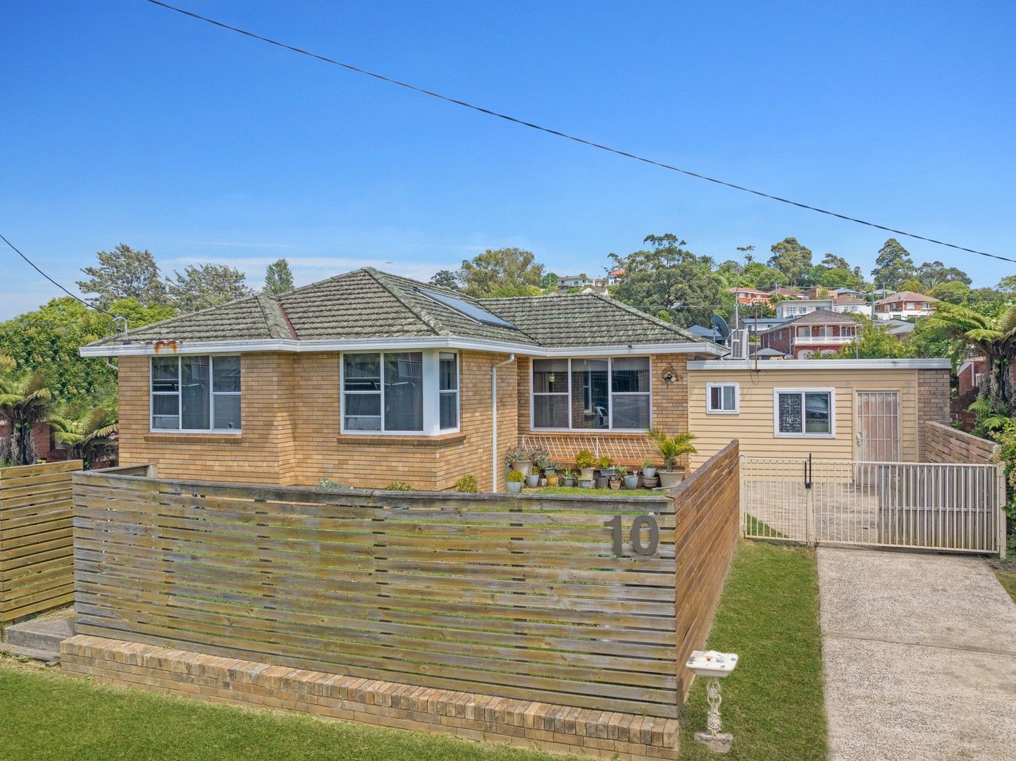 10 Cleverdon Crescent, Figtree NSW 2525, Image 0