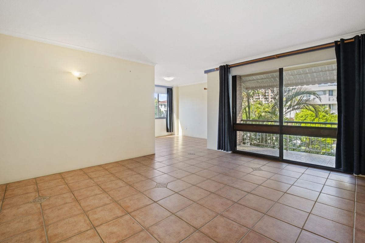 6/31 Britannia Avenue, Broadbeach QLD 4218 Apartment For Rent 600