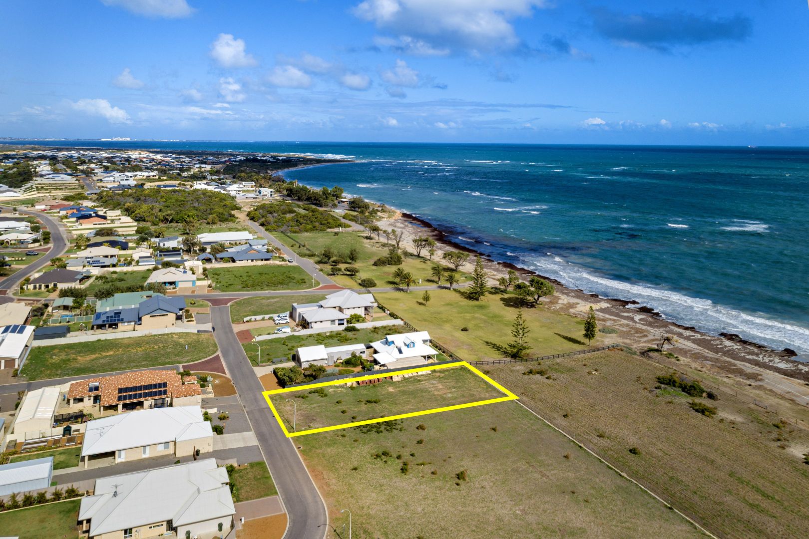 9 Wave Crest Circle, Drummond Cove WA 6532