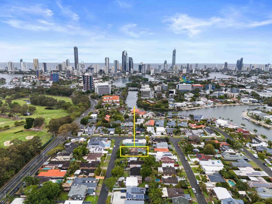 3 bedrooms House in 20 MENTONE AVENUE BUNDALL QLD, 4217