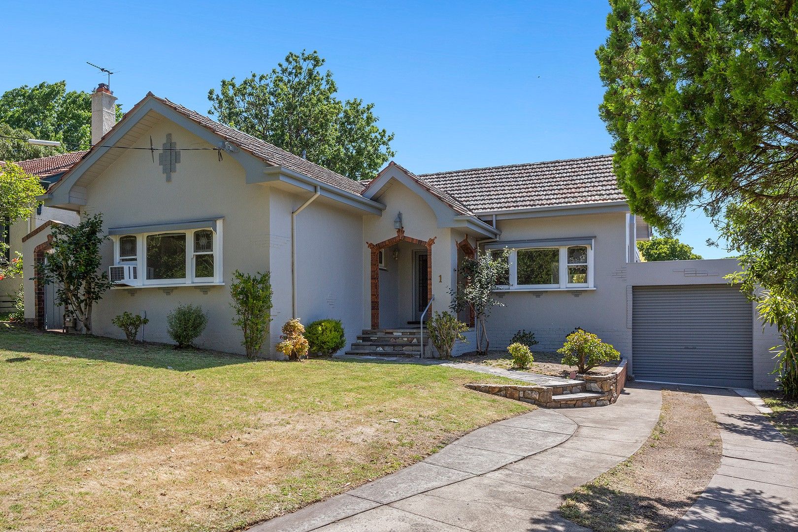 4 bedrooms House in 1 Highfield Road CANTERBURY VIC, 3126