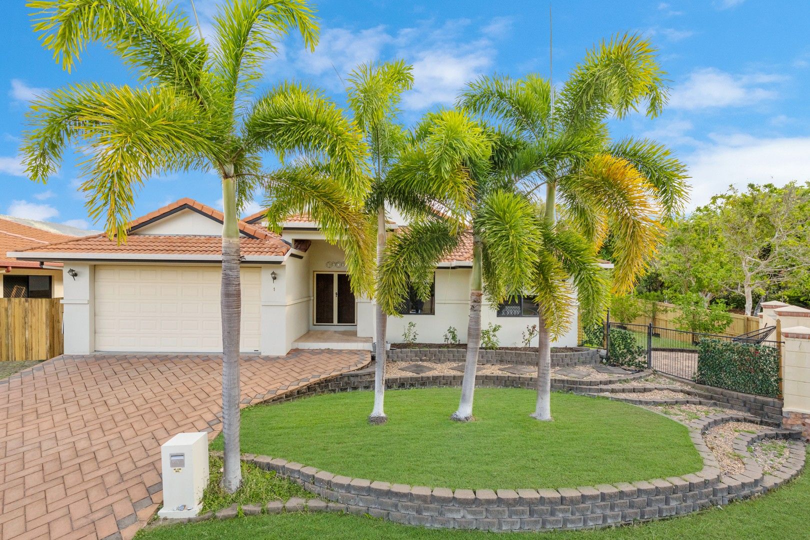 4 bedrooms House in 1 Southern Cross Circuit DOUGLAS QLD, 4814
