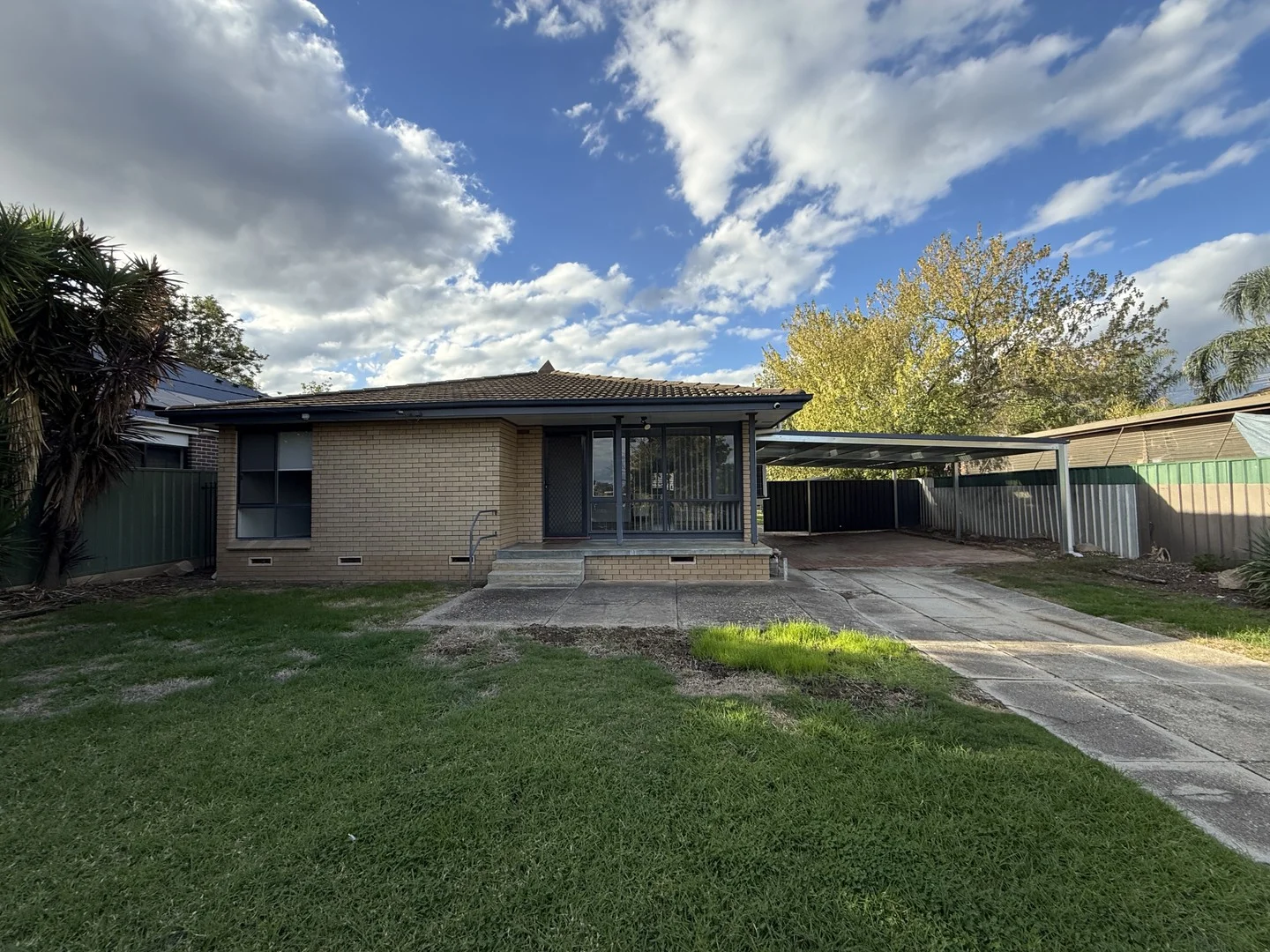 300 Clarence Street, Lavington NSW 2641