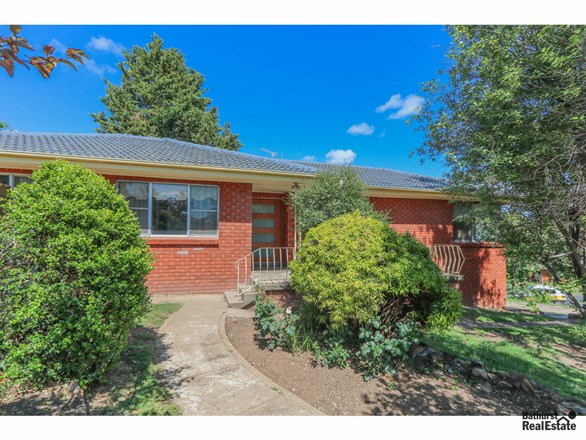 16 Edgell Street, West Bathurst NSW 2795