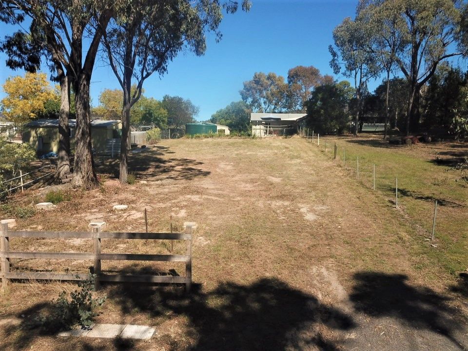 19 Howes Creek Road, Goughs Bay VIC 3723, Image 2