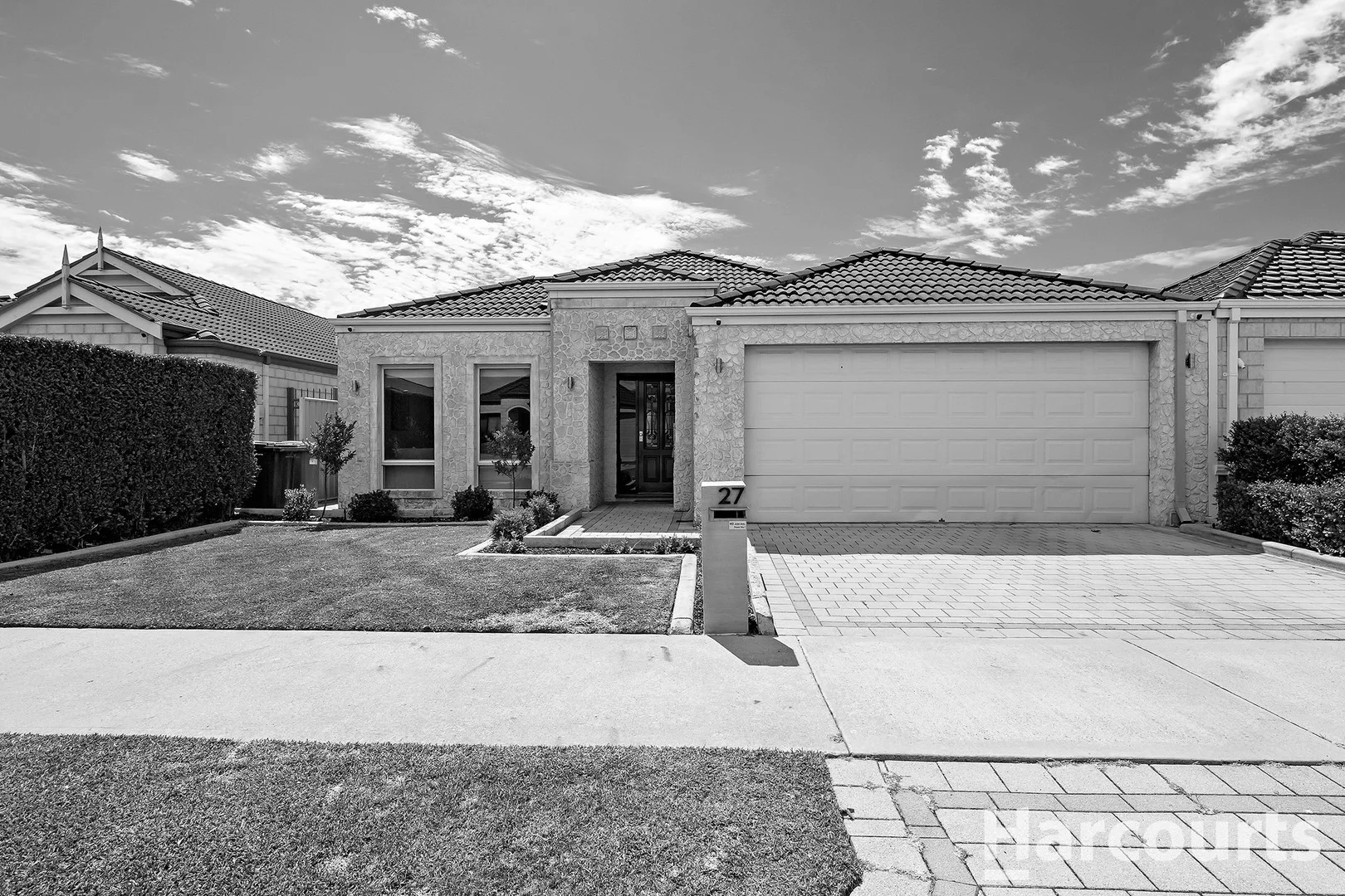 27 Finsbury Drive, Thornlie WA 6108