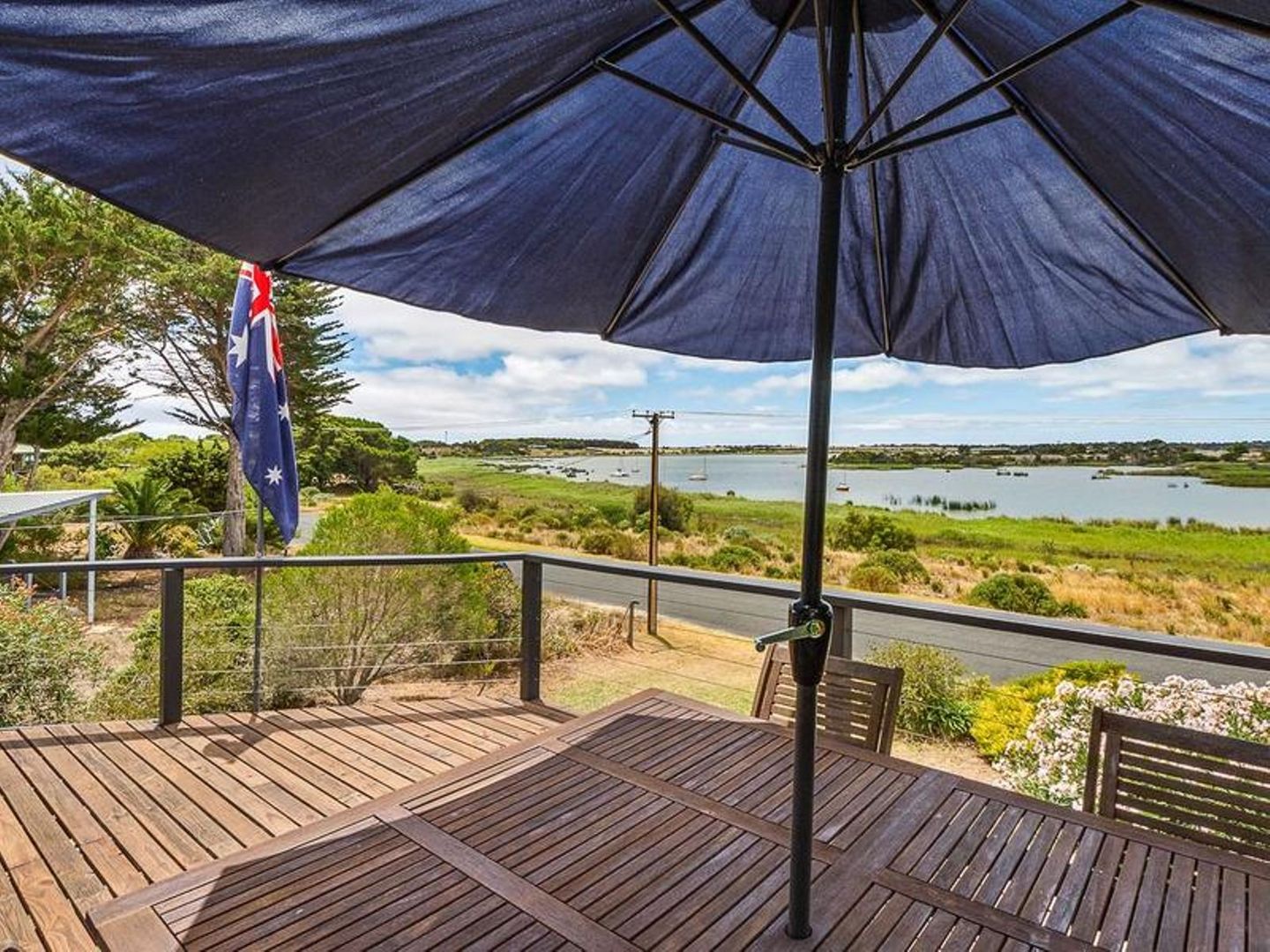 83 Island View Drive, Clayton Bay SA 5256, Image 2