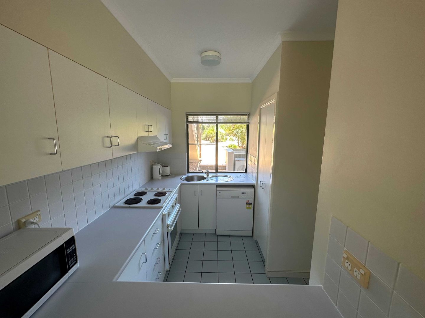 1460/615 Kunapipi Road, Laguna Quays QLD 4800, Image 2