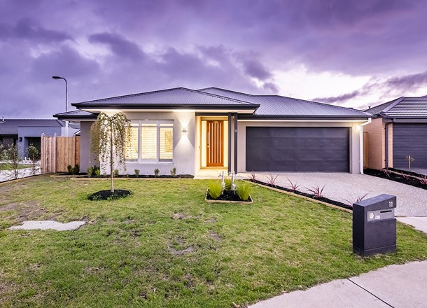 11 Greenglade Way, Cranbourne East VIC 3977