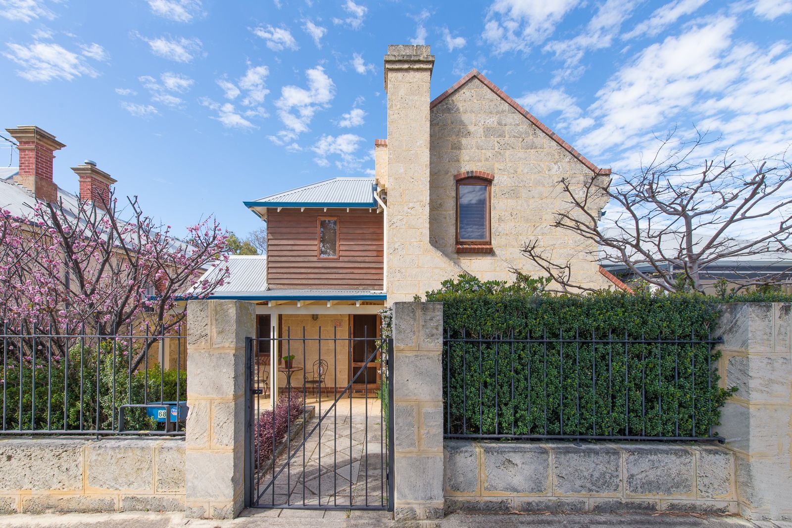 4 bedrooms House in 68 Duke Street EAST FREMANTLE WA, 6158