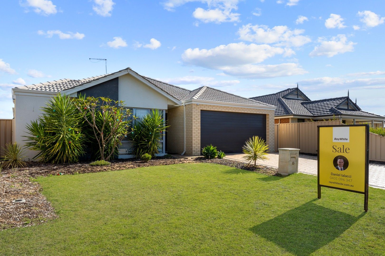 4 bedrooms House in 13 Woodhill Road BALDIVIS WA, 6171