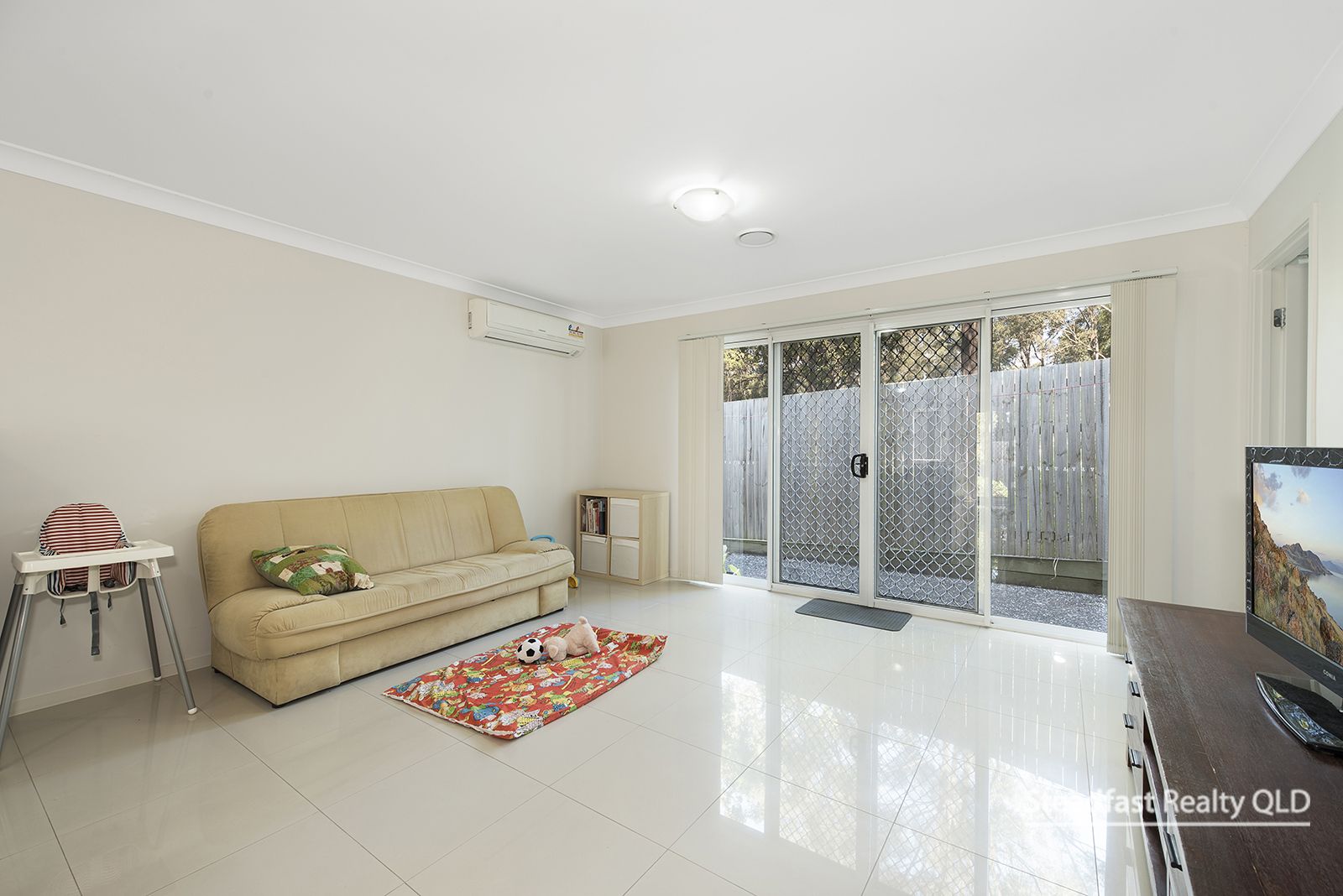 2/10 Veronica Ct, Kallangur QLD 4503, Image 2