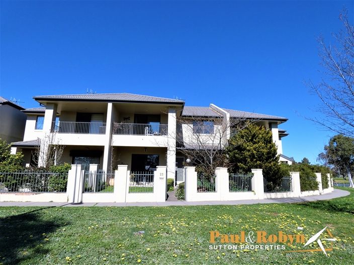 4 bedrooms Townhouse in 25 Katoomba Street HARRISON ACT, 2914