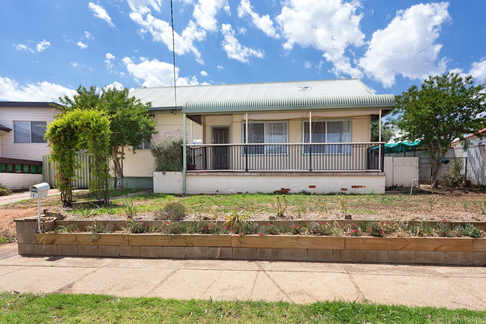 1 Northcott Parade, Mount Austin NSW 2650, Image 0