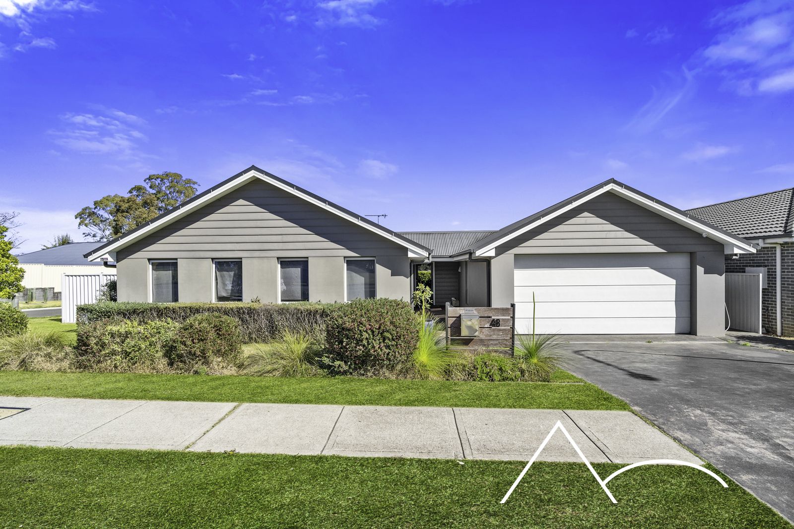 4 bedrooms House in 48 Crookston Drive CAMDEN SOUTH NSW, 2570