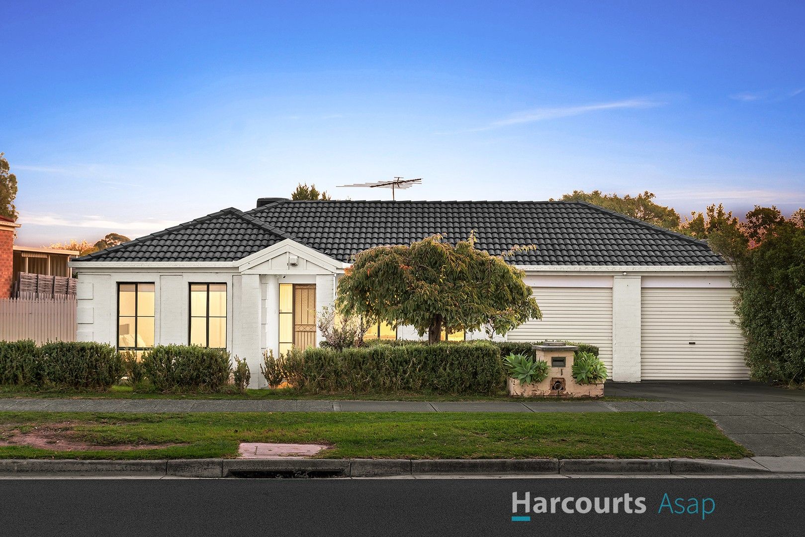 31 Hutchinson Drive, Lynbrook VIC 3975, Image 0