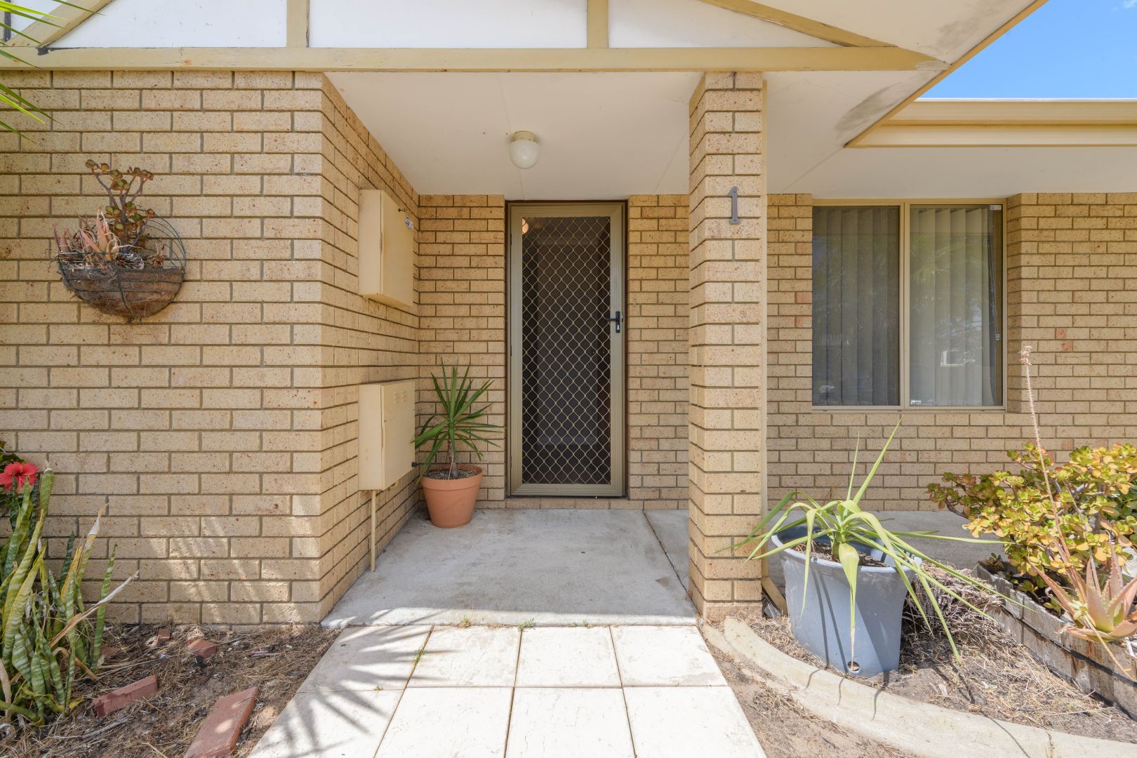 1 Ryde Close, Warnbro WA 6169, Image 2