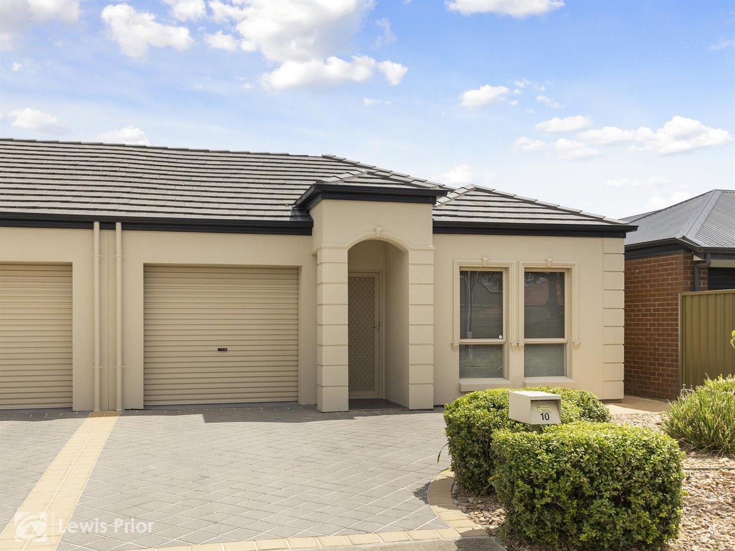 10 Sweetwater Street, Garden Property History & Address