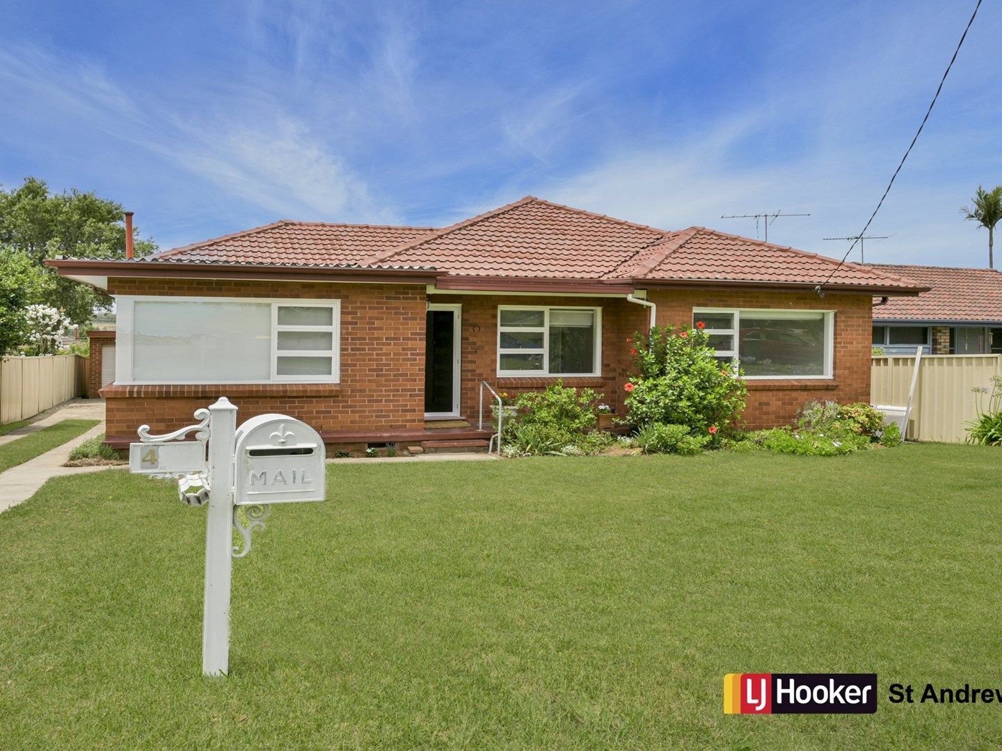 4 Bow Bowing Crescent, Bradbury NSW 2560, Image 0