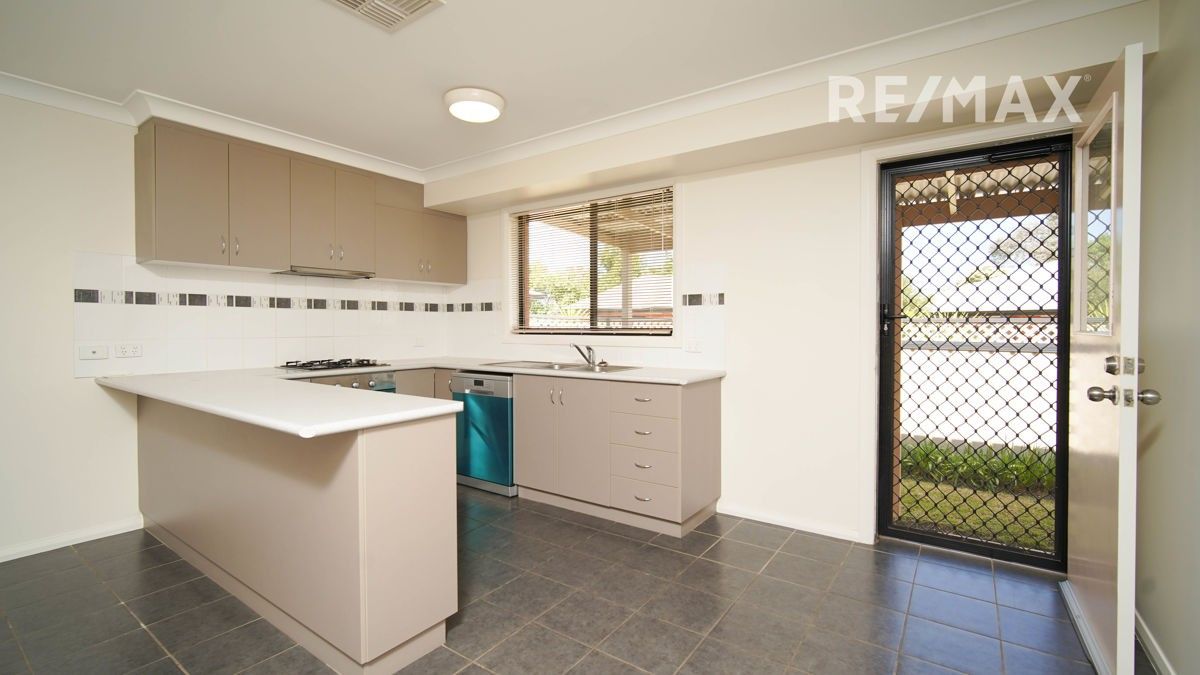 6/2-4 Macquarie Street, Mount Austin NSW 2650, Image 2