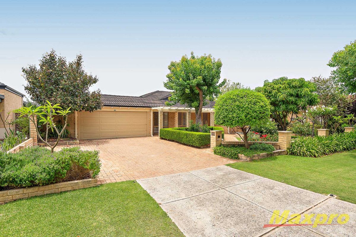 4 bedrooms House in 42 Queens Park Road WILSON WA, 6107