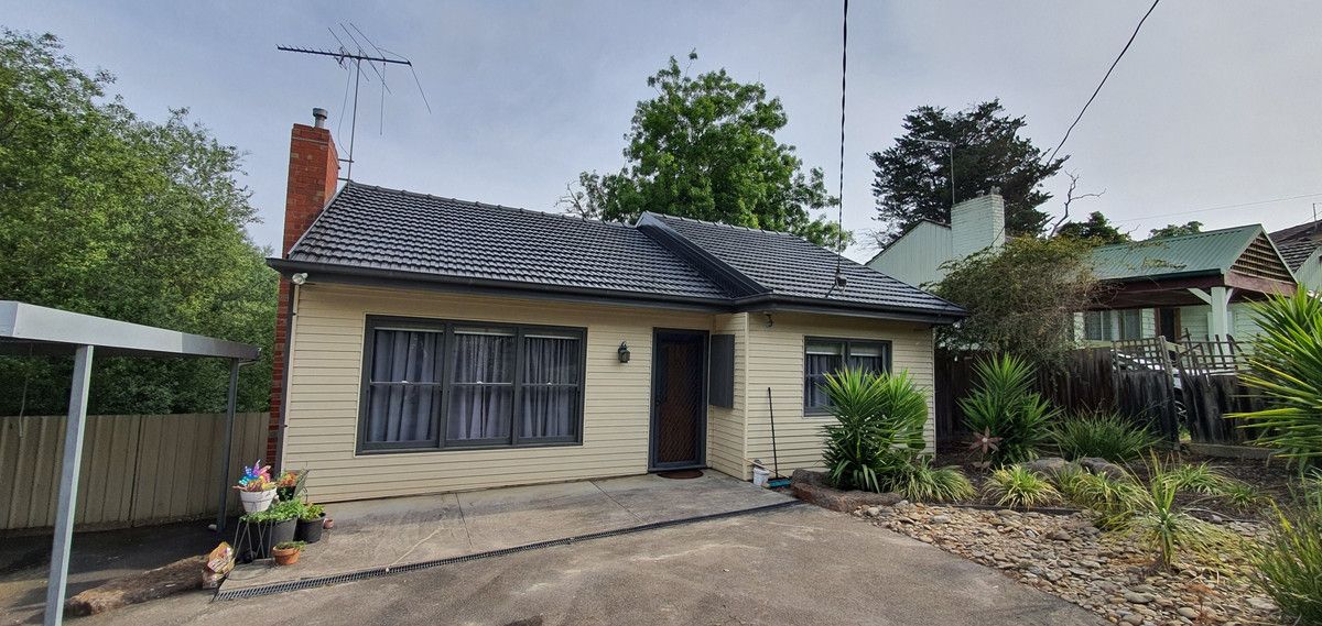 5 Wildwood Grove Ringwood Vic 3134 House For Rent 465 Domain