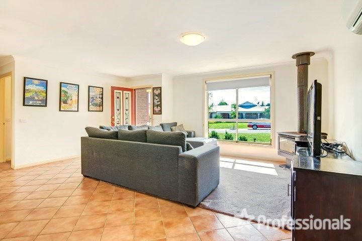 9 Roxburgh Drive, Kelso NSW 2795, Image 1