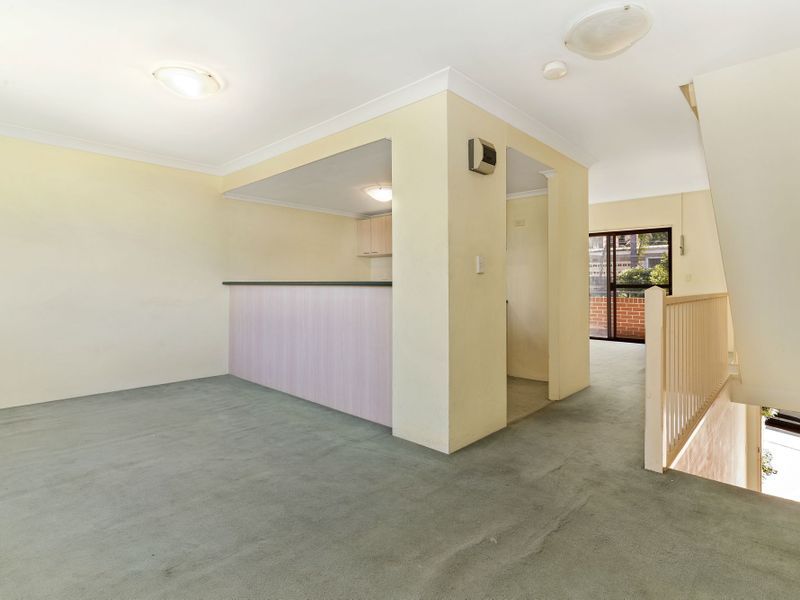 1 bedrooms Apartment / Unit / Flat in 2/76 Kellick Street WATERLOO NSW, 2017