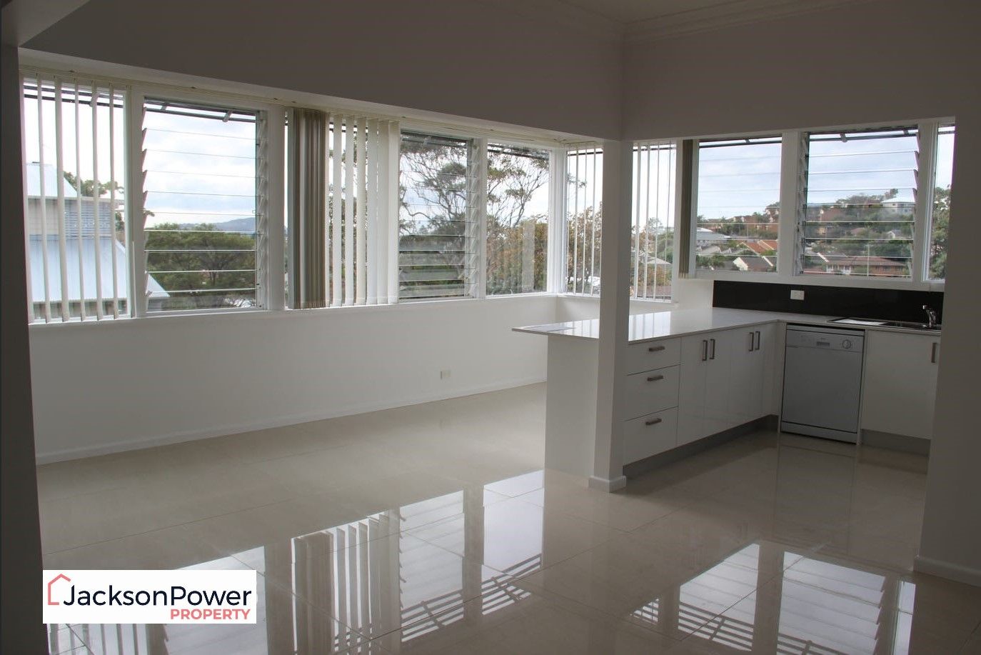 2/14 Parry Avenue, Terrigal NSW 2260, Image 2