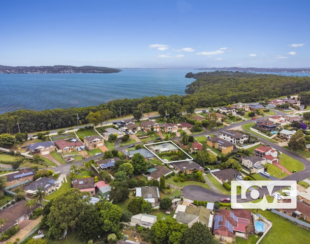 15 Canopus Close, Marmong Point NSW 2284