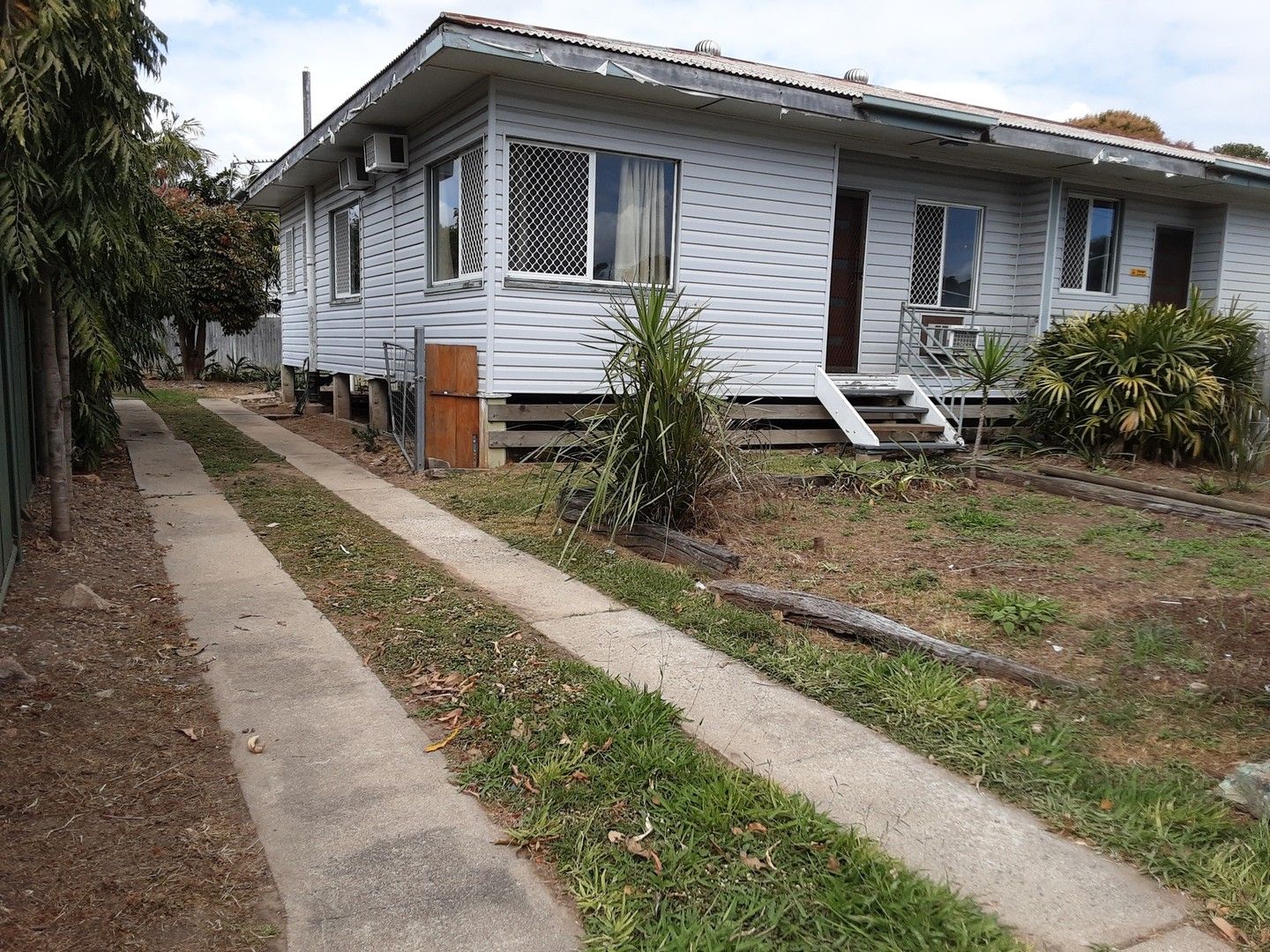 2 bedrooms Apartment / Unit / Flat in 60A Ross River Road MUNDINGBURRA QLD, 4812