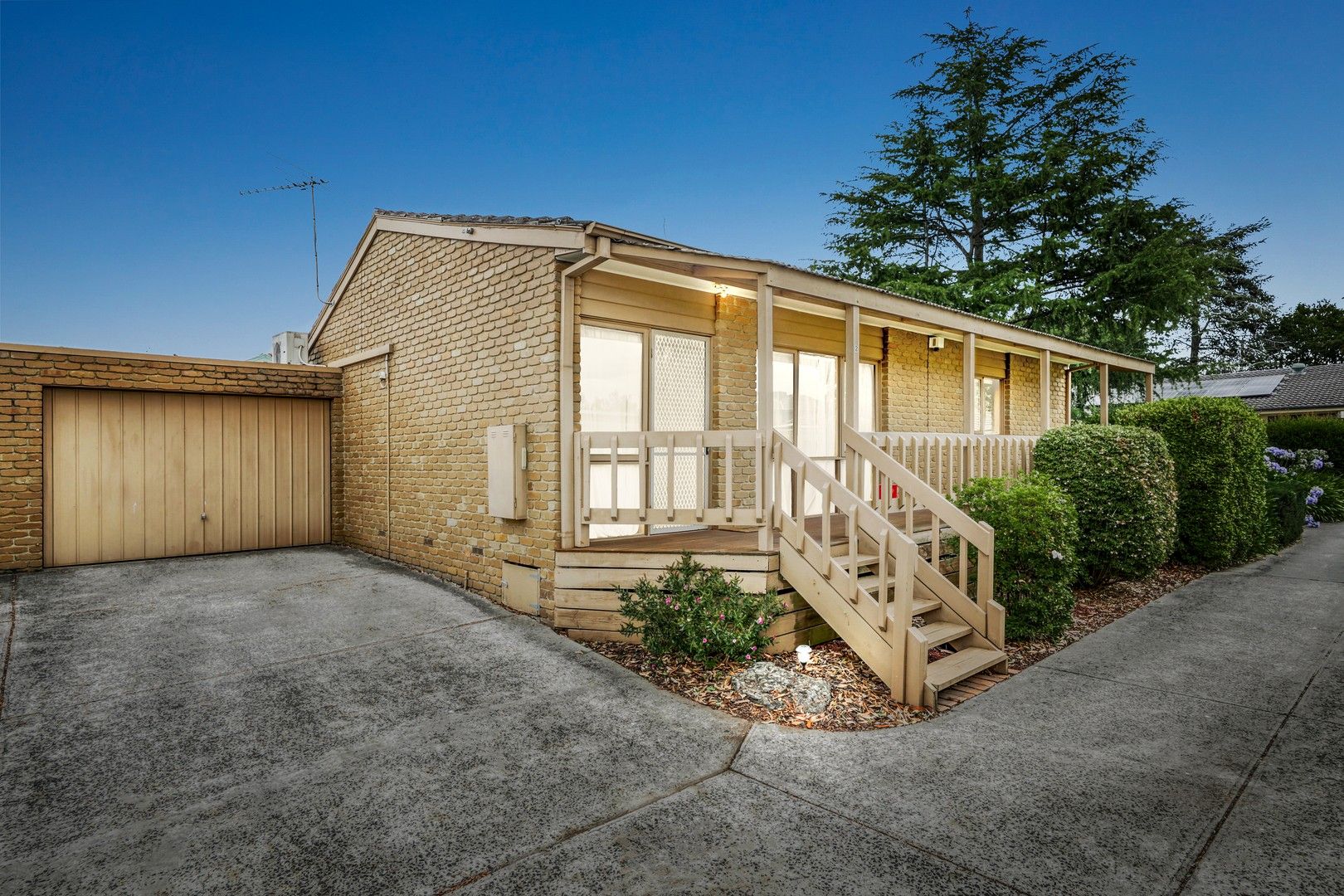 2/20 Karingal Street, Croydon North VIC 3136, Image 0