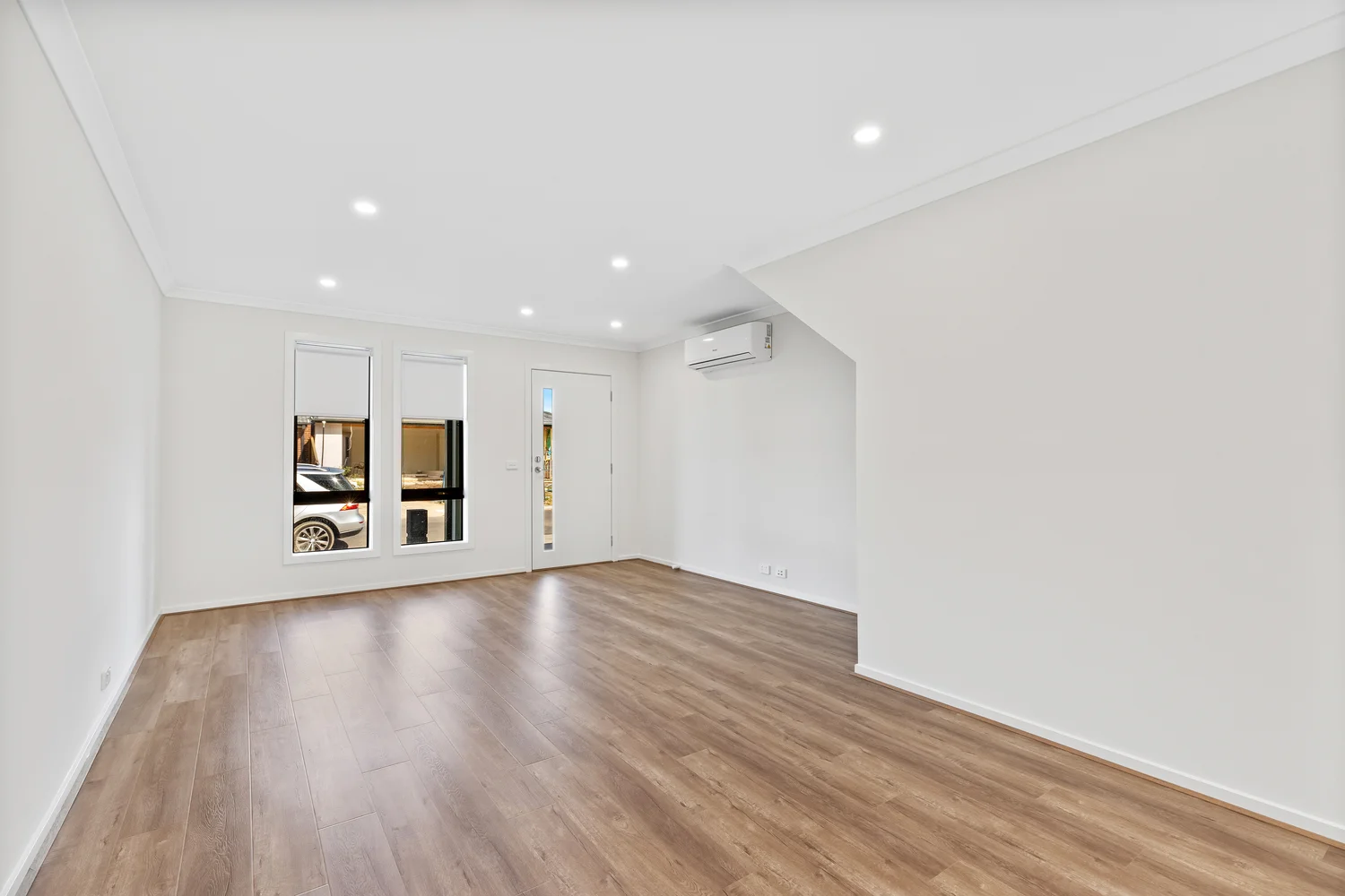 Additional image 2 of 34 Verona Crescent, Fraser Rise VIC 3336