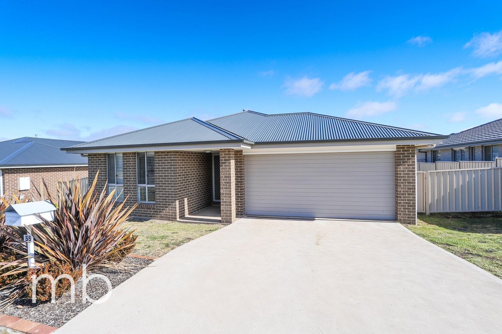 4 bedrooms House in 55 Molloy Drive ORANGE NSW, 2800