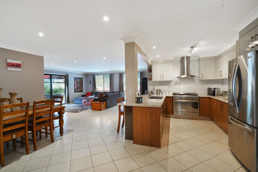 112 Chasselas Avenue, Eschol Park NSW 2558, Image 1