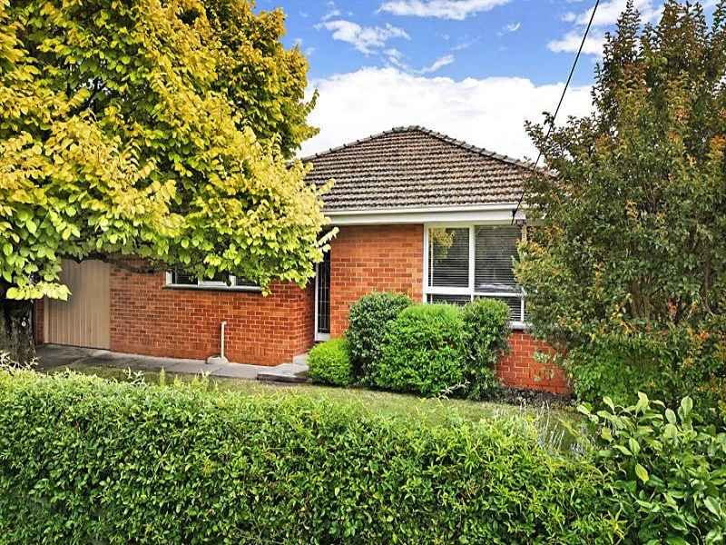 2 bedrooms Apartment / Unit / Flat in 1/168 Cotham Road KEW VIC, 3101