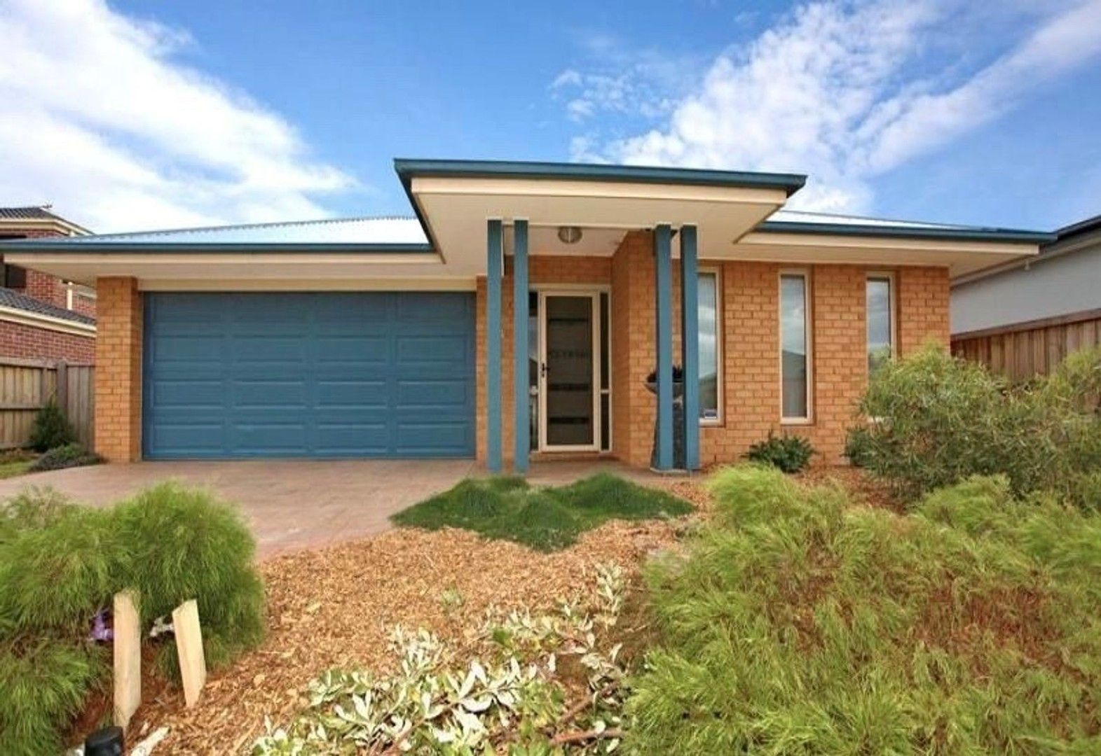 3 bedrooms House in 4 Yellowgum Avenue LYNDHURST VIC, 3975